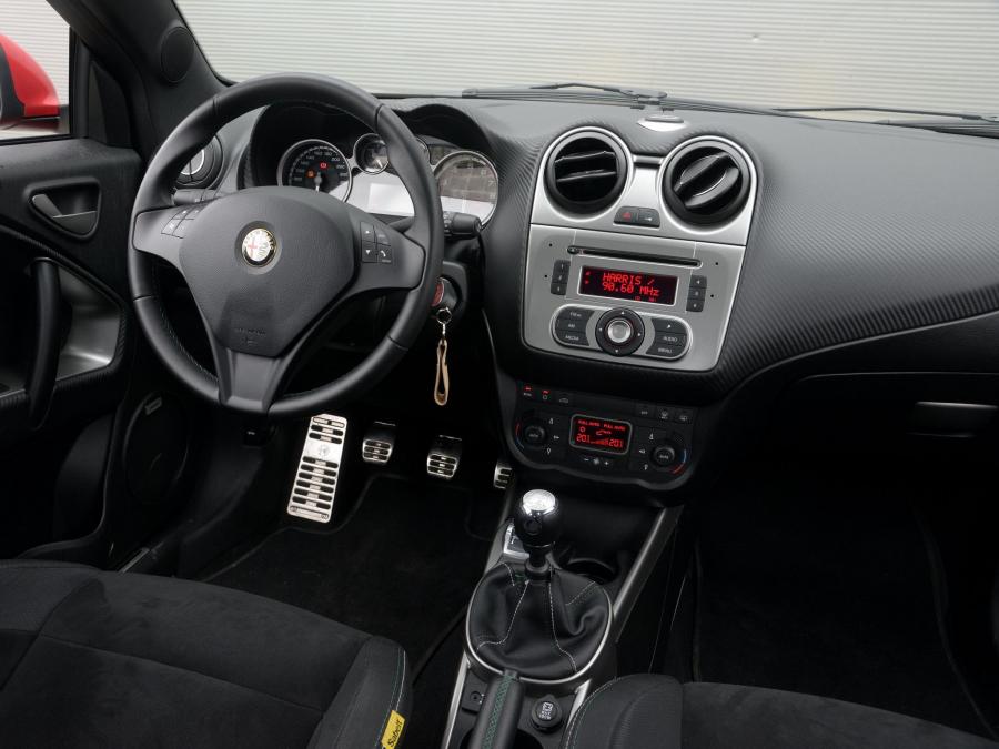 Торпедо Alfa Romeo MiTo Quadrifoglio Verde (955) 2011 года  (фото 12 из 15)